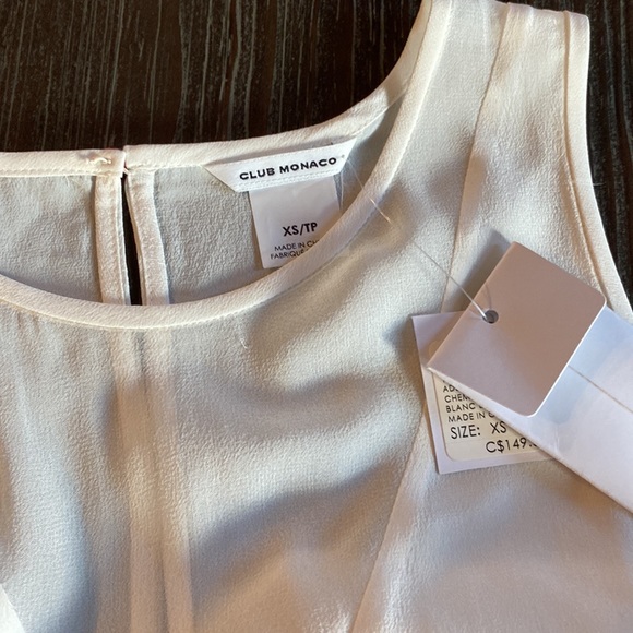 Club Monaco ladies gorgeous silk blouse in size extra small. - Picture 3 of 7